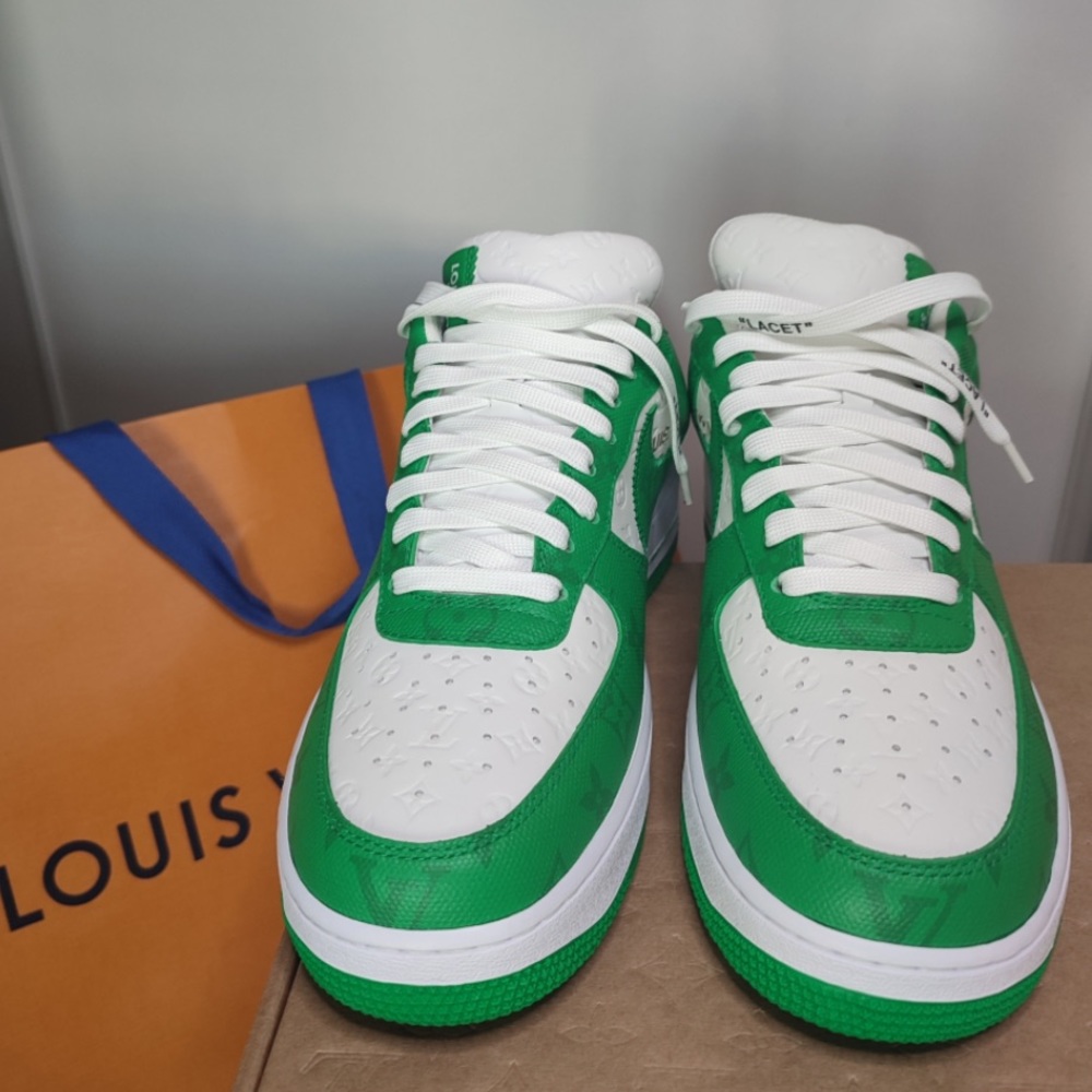 LOUIS VUITTON NIKE SNEAKERS - Picture 6 of 10